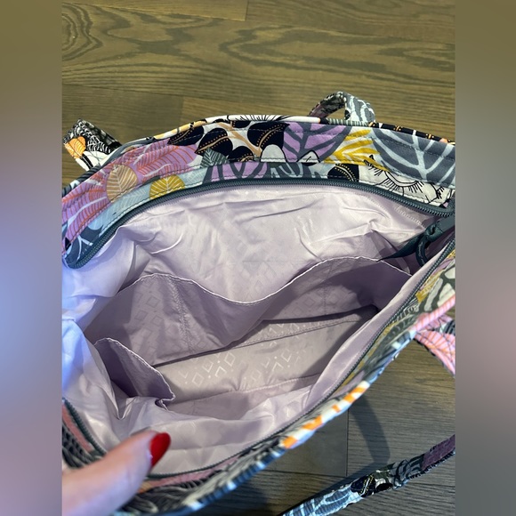 Vera Bradley Small Vera Tote/Handbag NWT - Picture 7 of 7